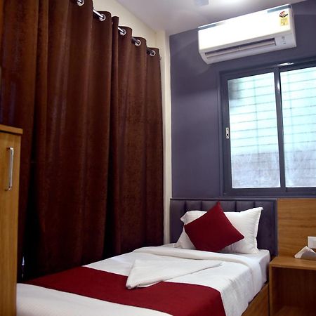 Vogue Cabin Stay Near Nesco Bombay Exhibition Centre エクステリア 写真