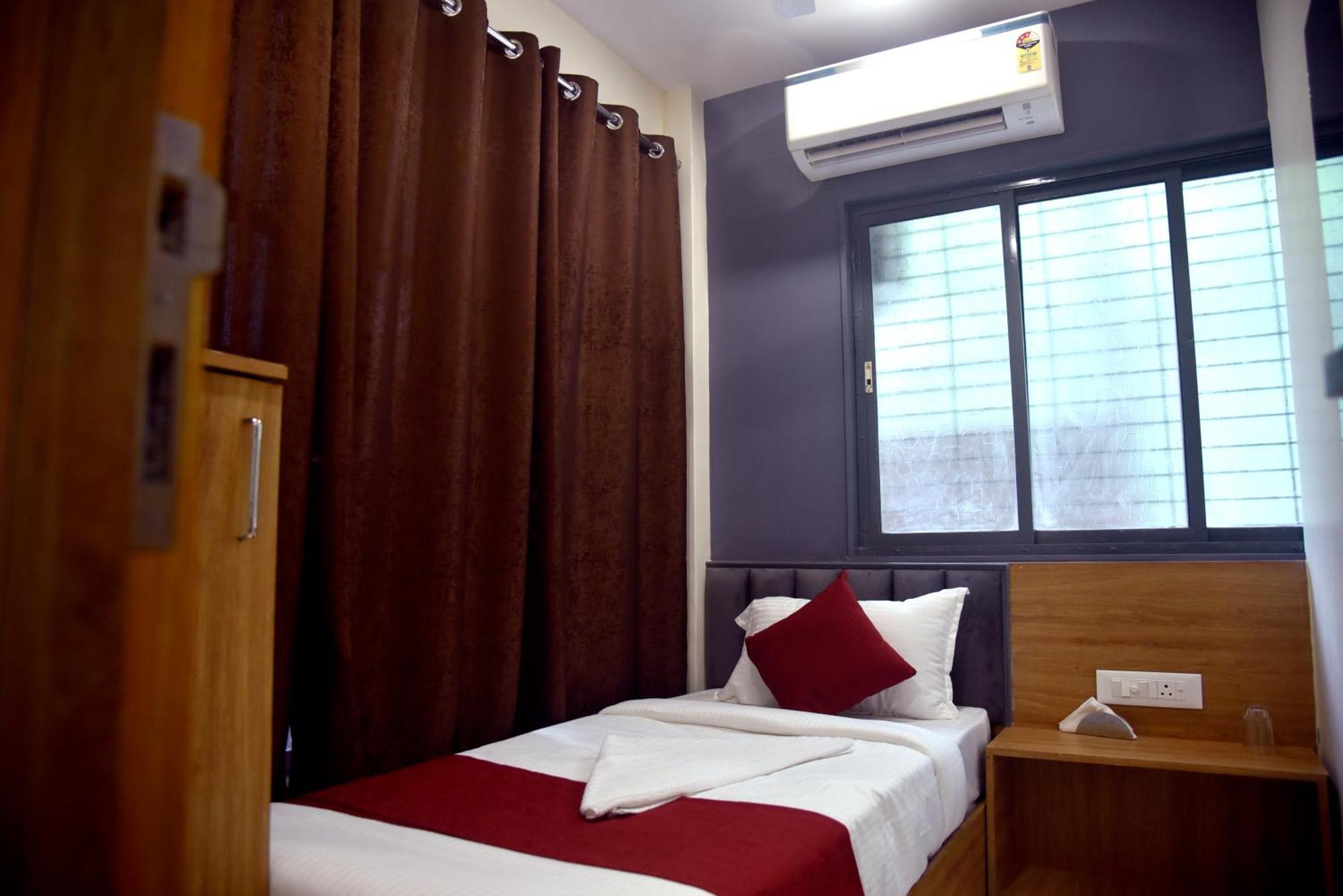 Vogue Cabin Stay Near Nesco Bombay Exhibition Centre エクステリア 写真