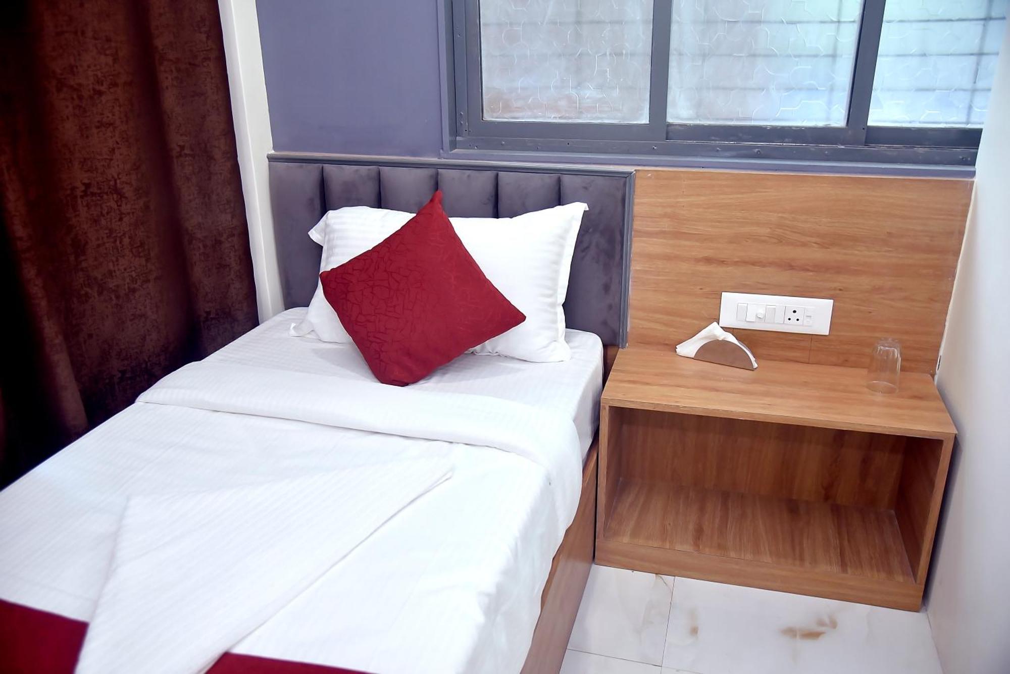 Vogue Cabin Stay Near Nesco Bombay Exhibition Centre エクステリア 写真