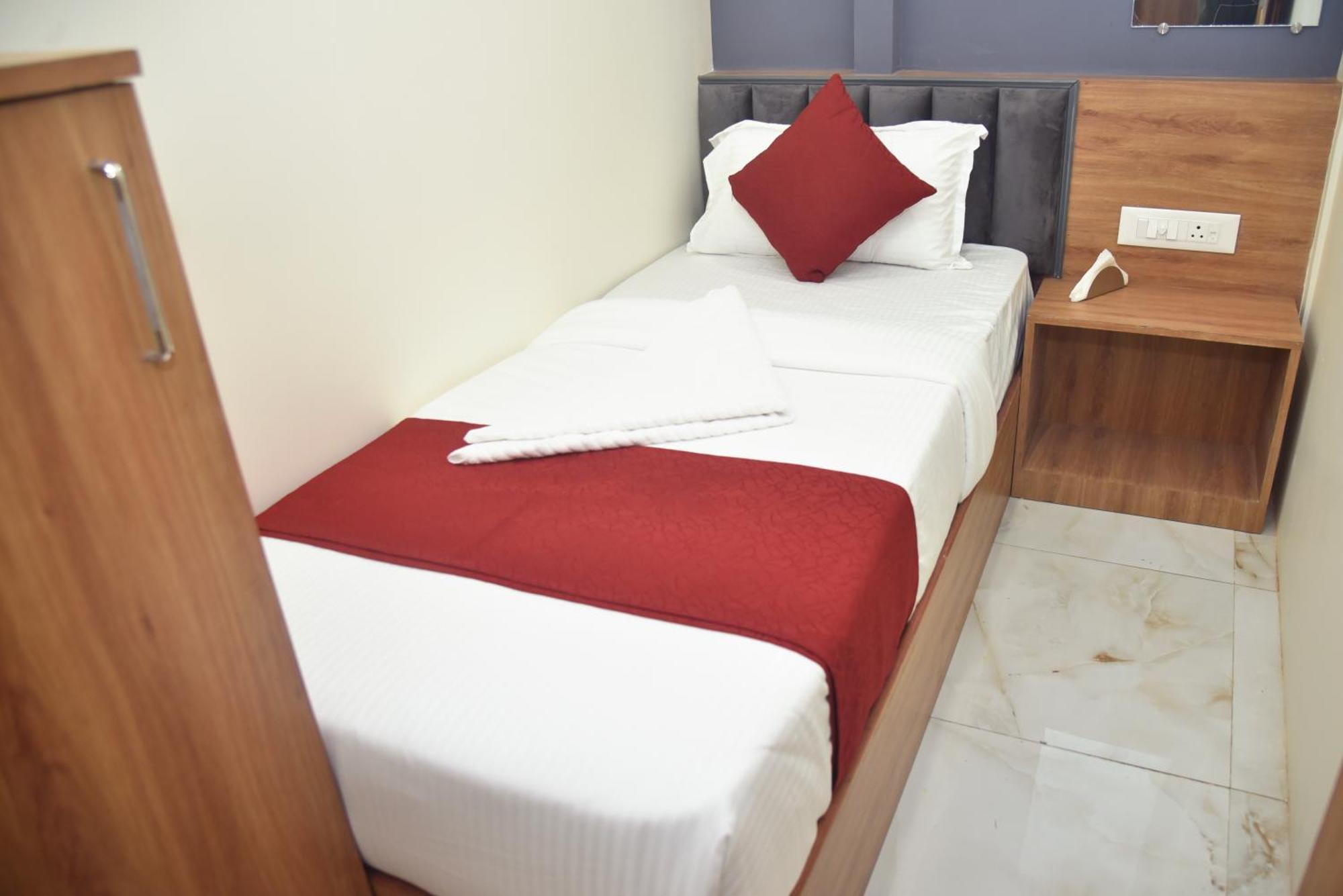 Vogue Cabin Stay Near Nesco Bombay Exhibition Centre エクステリア 写真