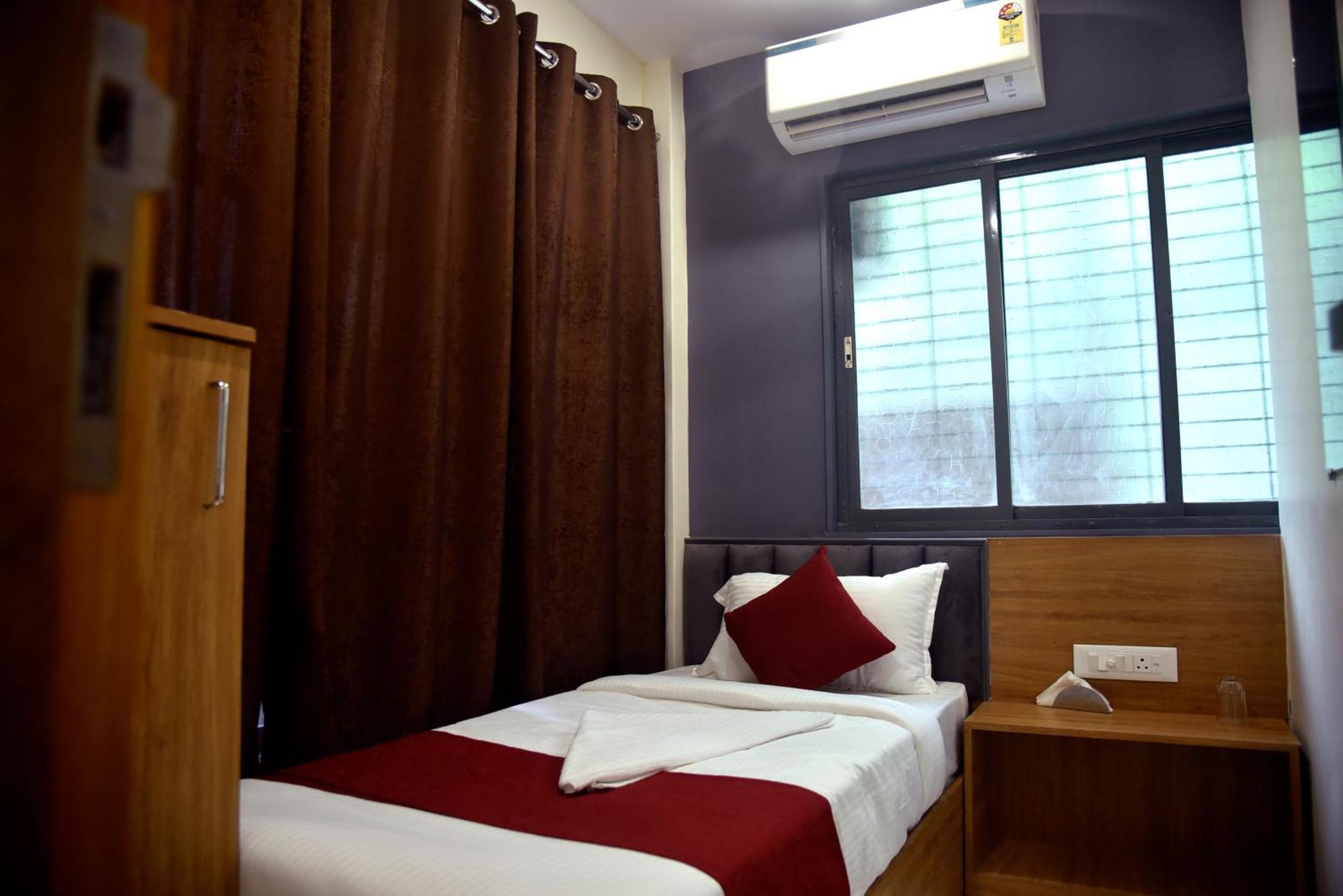 Vogue Cabin Stay Near Nesco Bombay Exhibition Centre エクステリア 写真